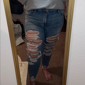 🦋 AEO Destroyed Hi-Rise Jegging